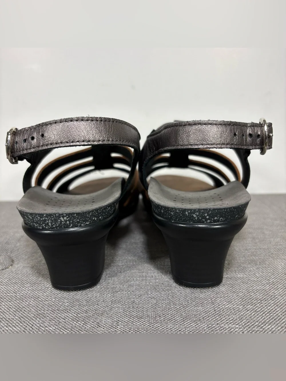 SAS Allegro Metallic Shimmery Strappy Heeled Sandals- woman’s 9 NARROW